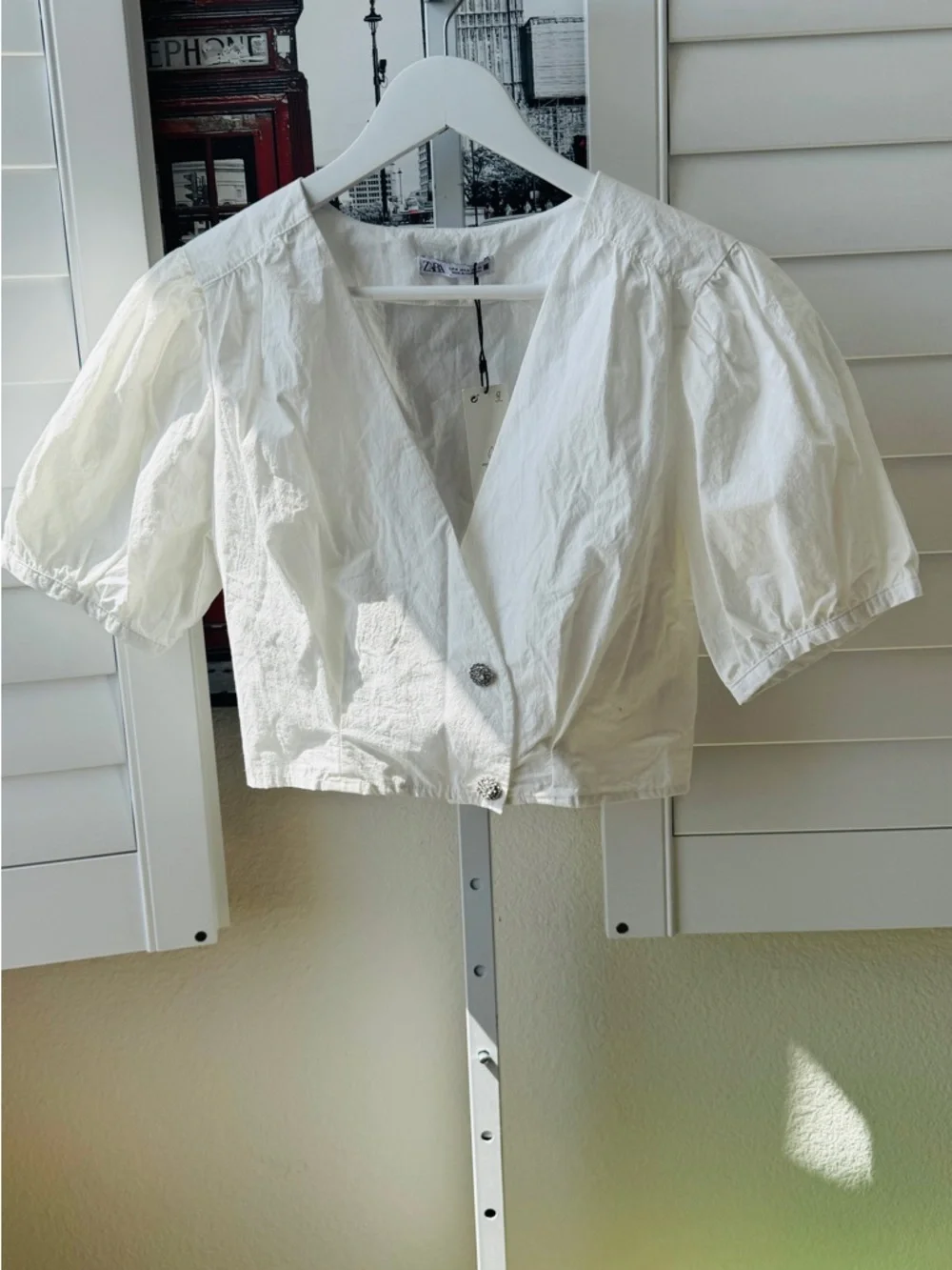 ZARA White Puff-Sleeve Cropped Buttoned Top
